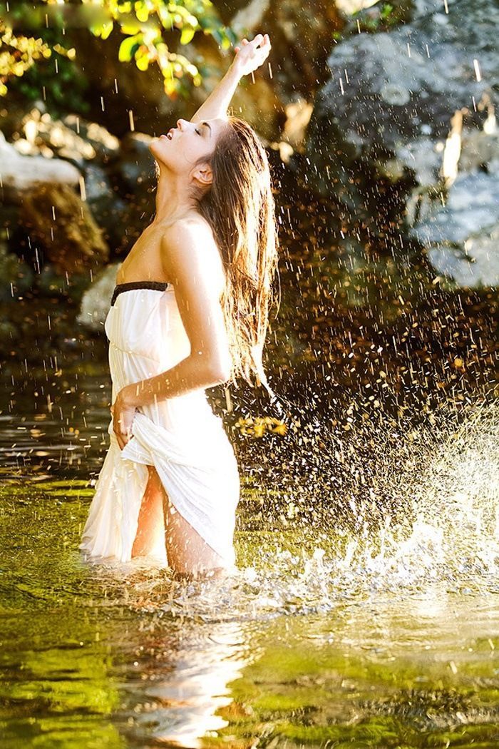 Marie Avgeropoulos in Puyang