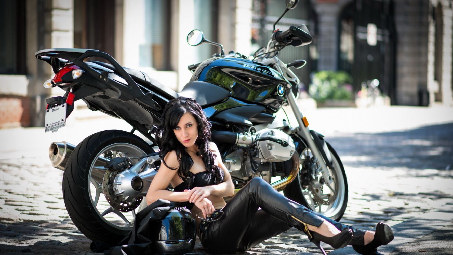 European women on bikes in Puyang