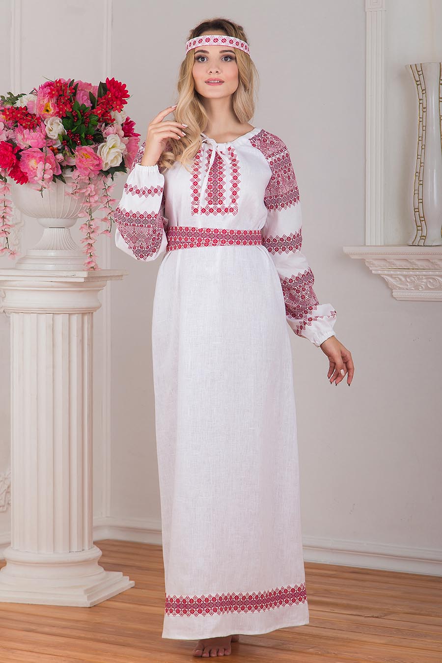 Women in Slavic costumes in Puyang