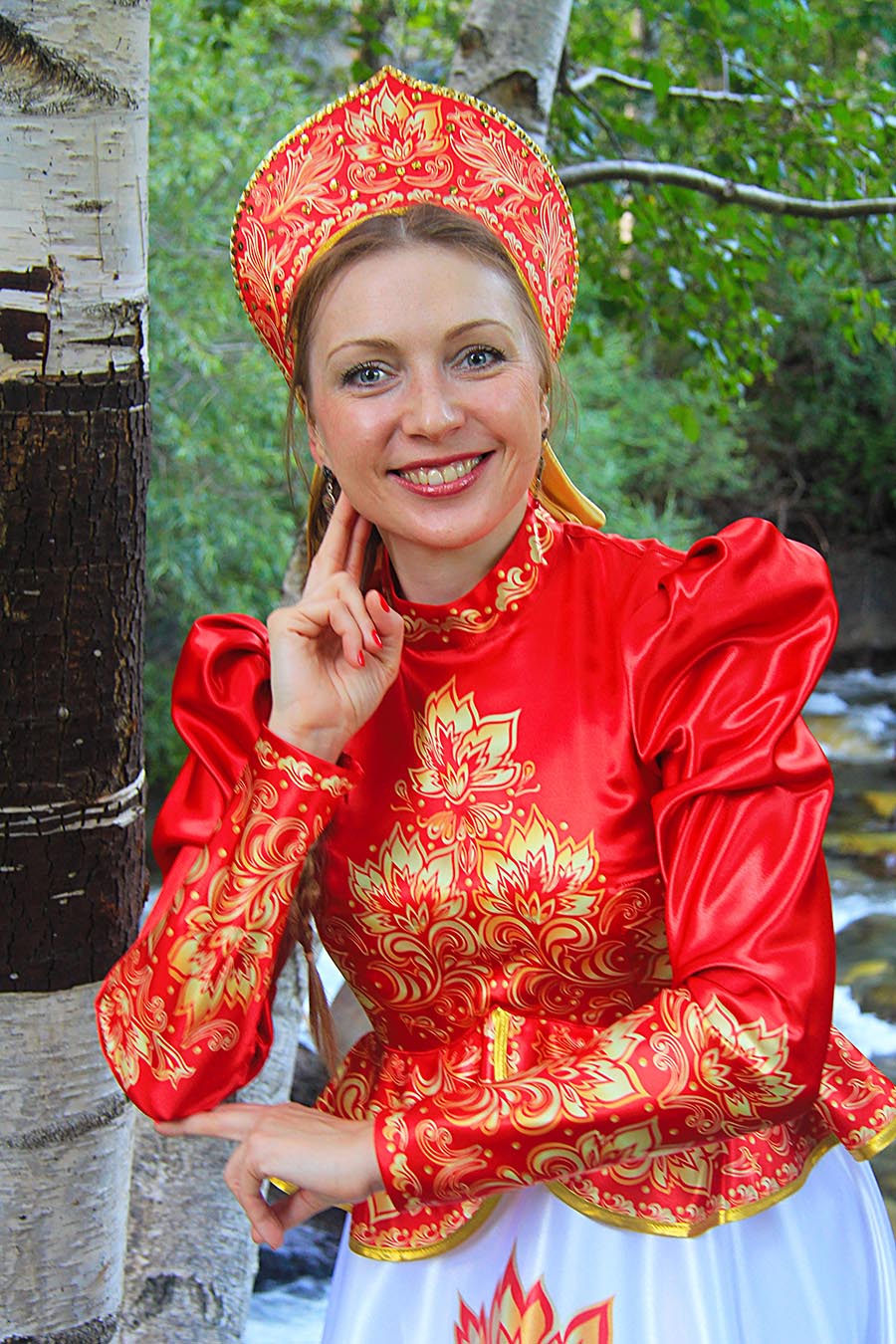 Women in Slavic costumes in Puyang