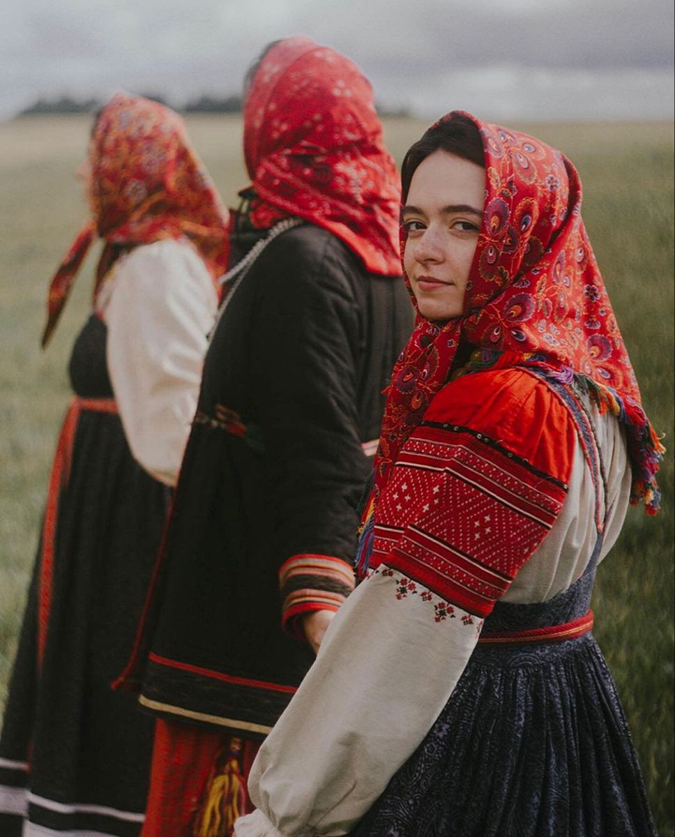 Women in Slavic costumes in Puyang