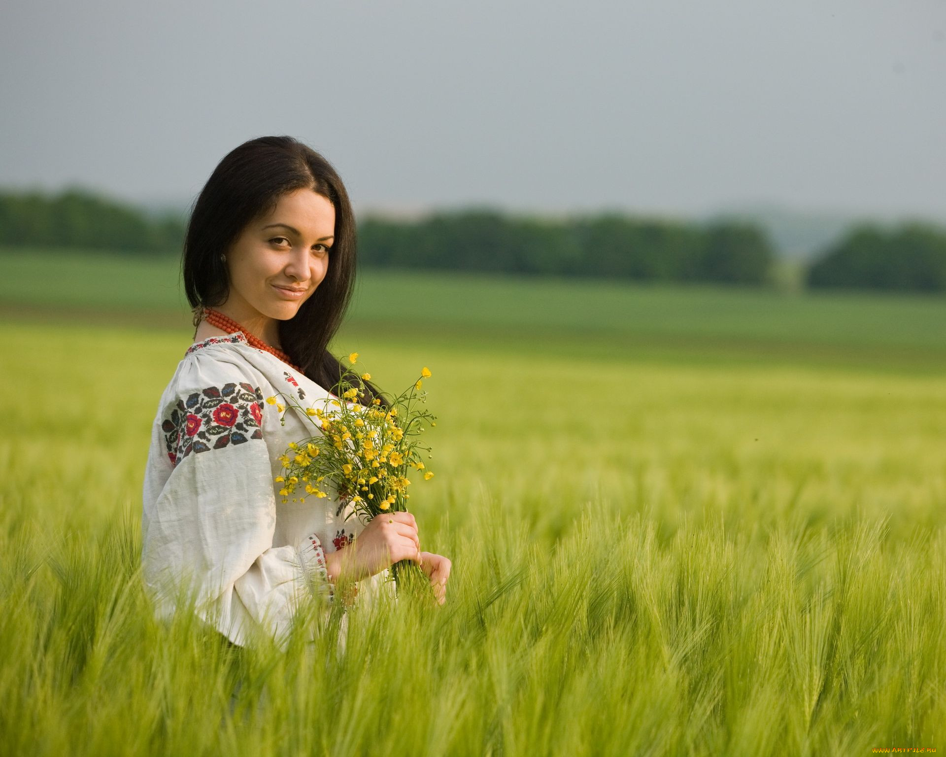 Women in Slavic costumes in Puyang