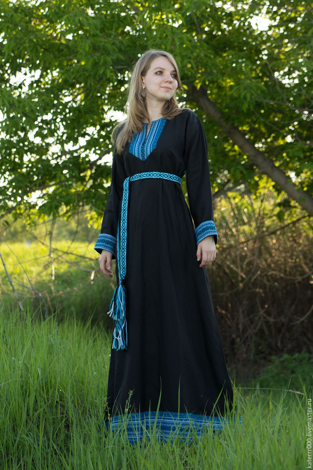 Women in Slavic costumes in Puyang