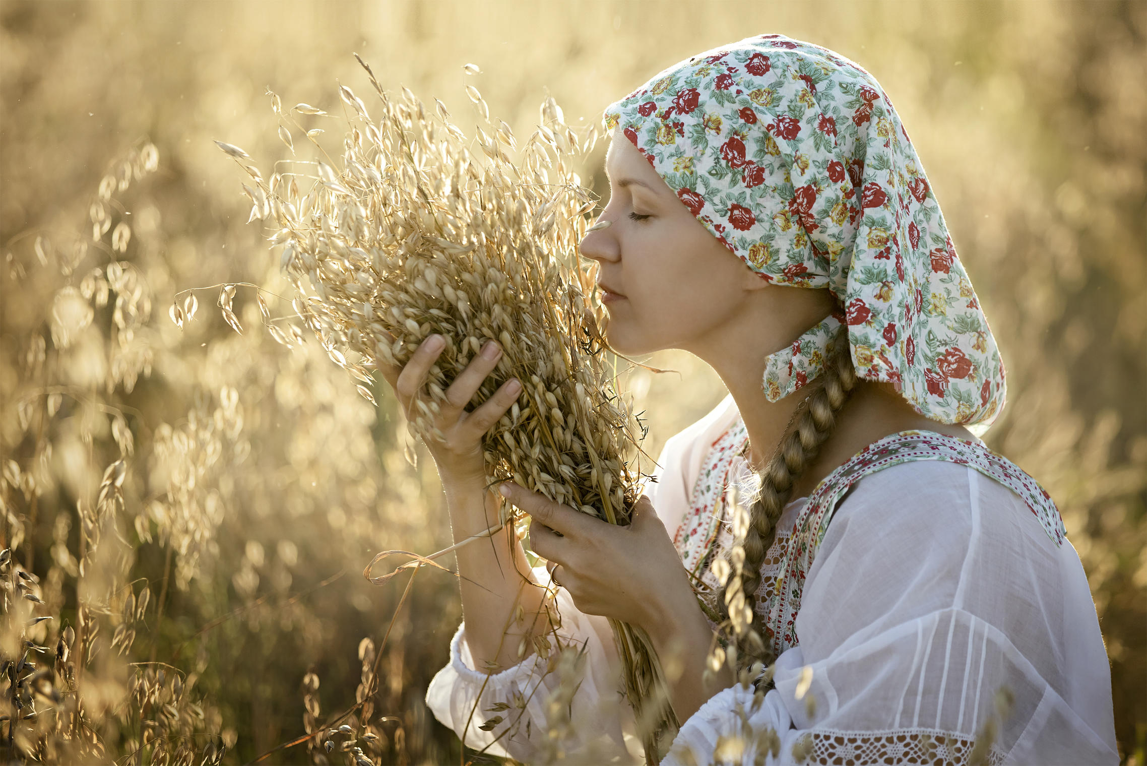 Photo Women in Slavic costumes in Puyang