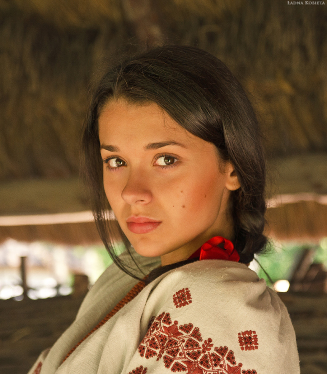 Girls in Slavic costumes in Puyang