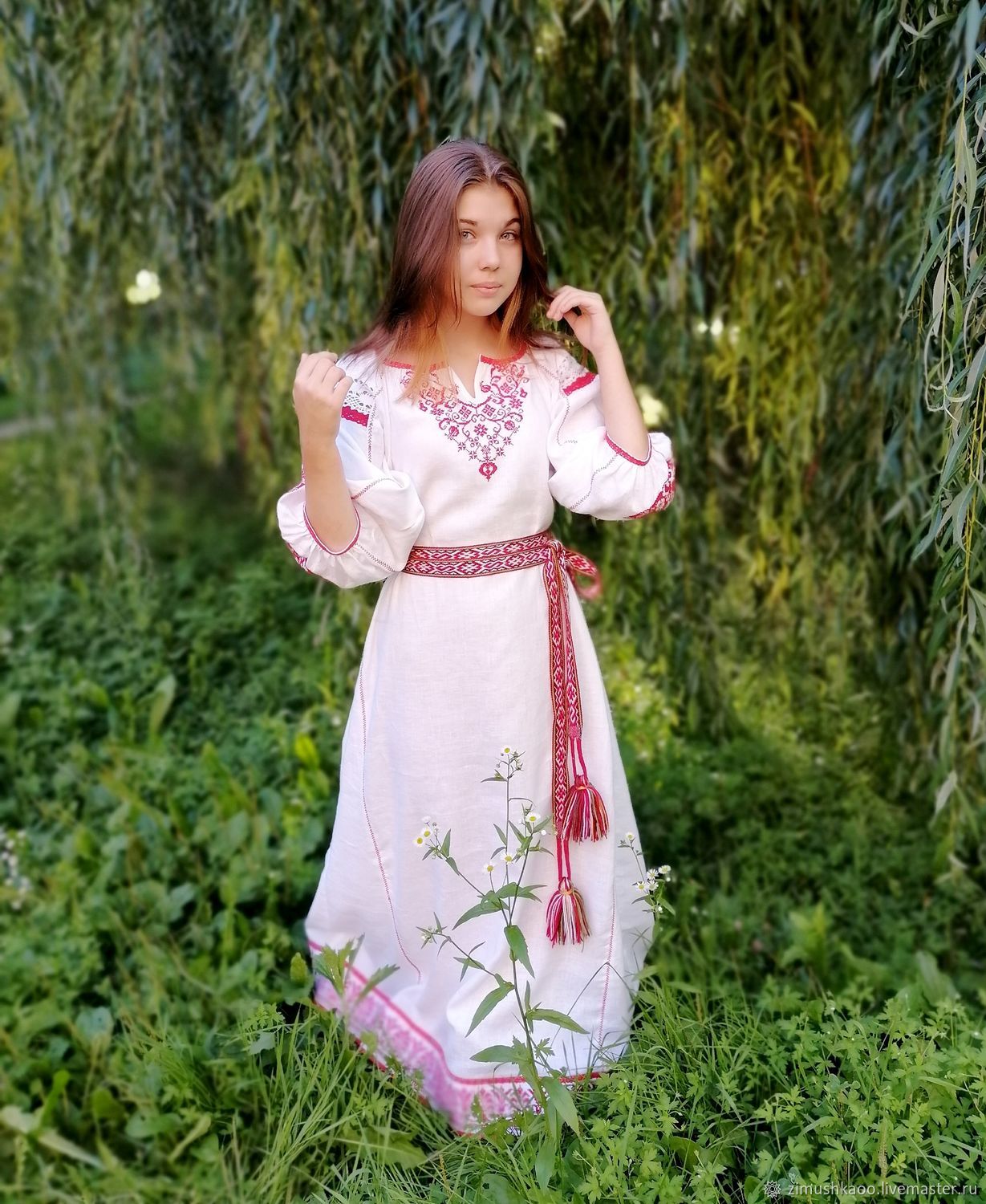 Girl Girls in Slavic costumes in Puyang
