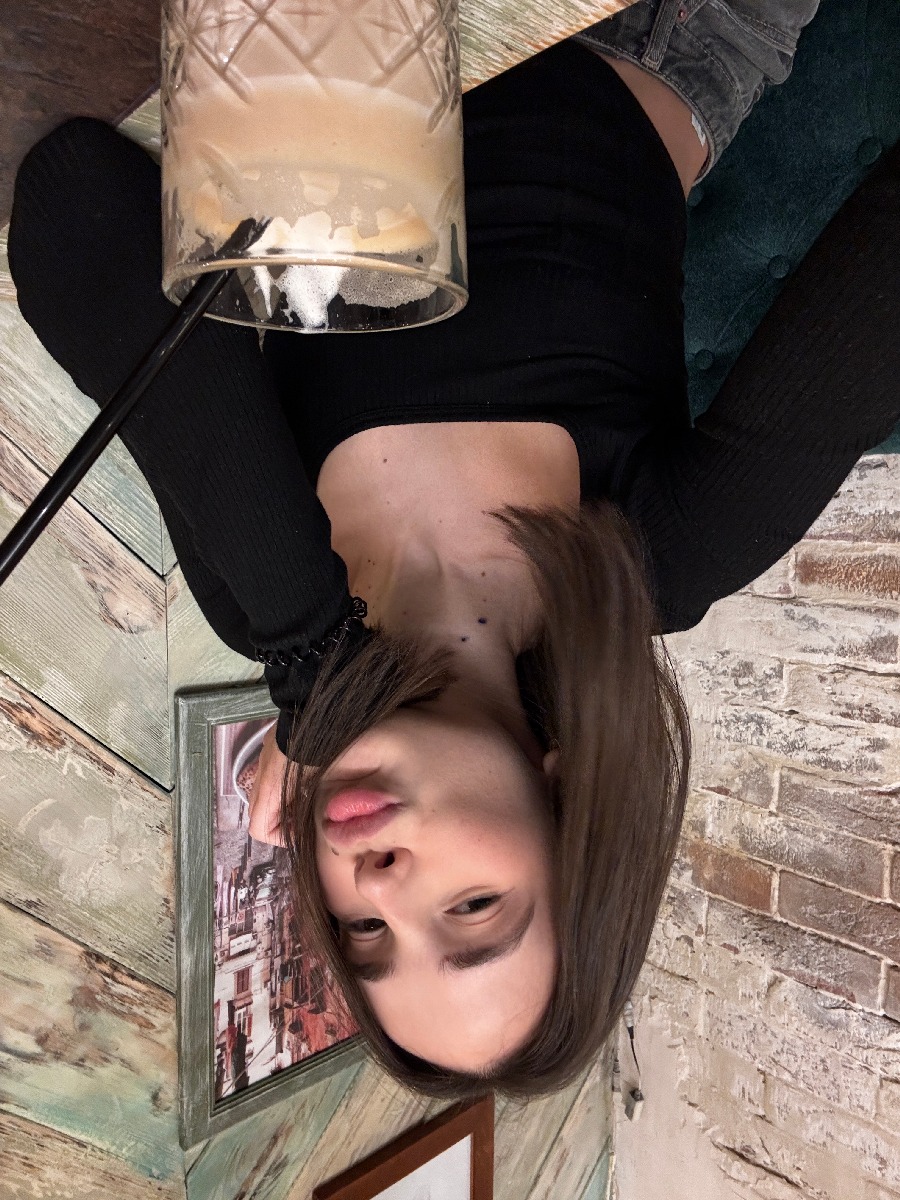 Fresh photos, fresh mood — Tina online in Puyang